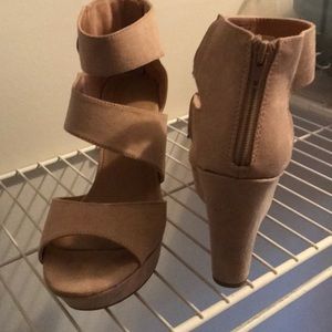 CS wedge heels